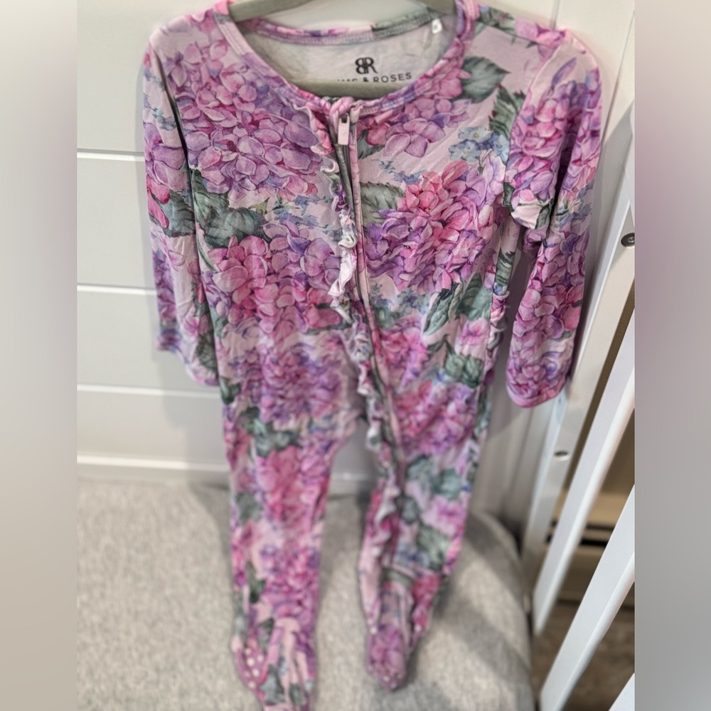 Bums and Roses Pink Purple Hydrangea Footie Pajama 2T GUC